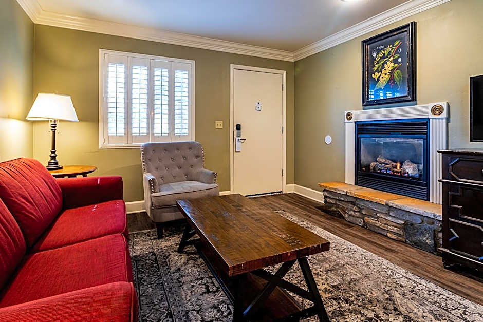 Cambria Pines Lodge