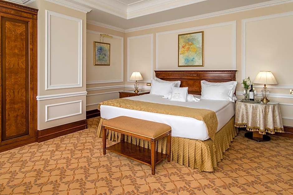 Nobil Luxury Boutique Hotel