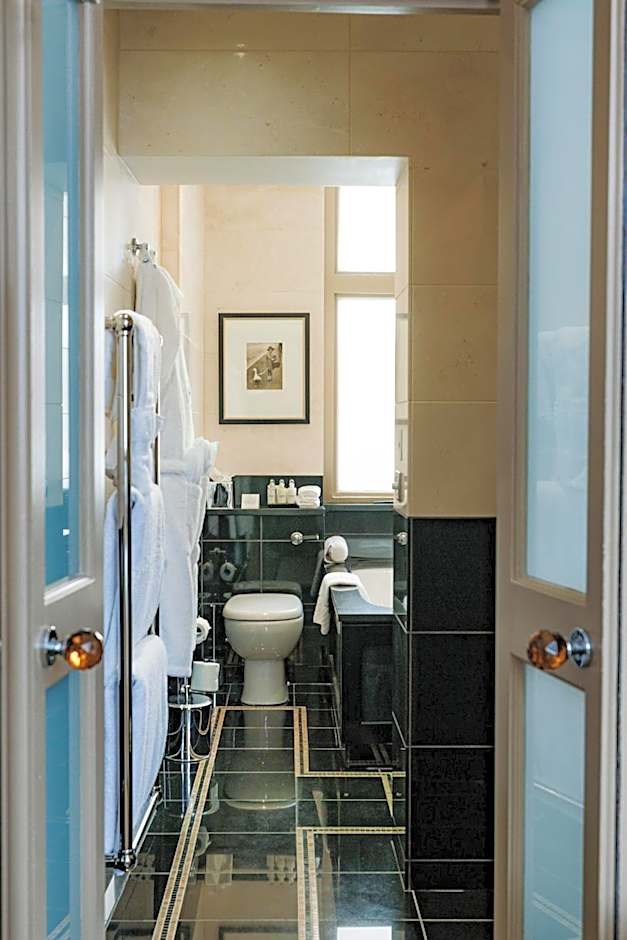 St James Hotel & Club Mayfair