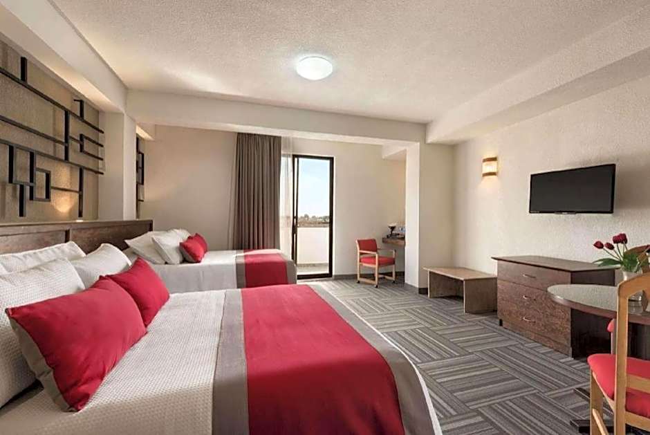 Ramada Plaza by Wyndham Leon