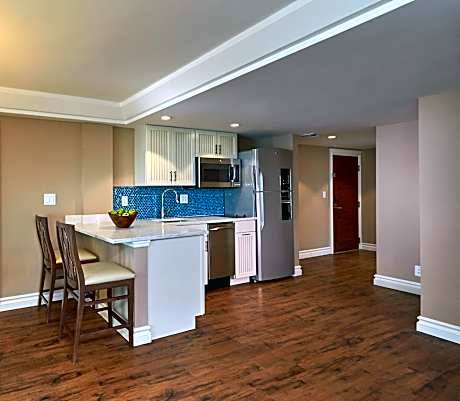 Deluxe Two-Bedroom Suite - Gulf Front