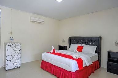 RedDoorz Plus Syariah @ Alam Raya Hotel
