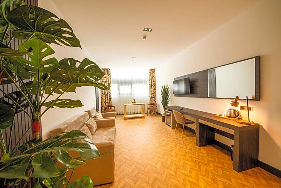 V Center Hotel