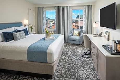 Traditional Guest Room, 1 King Bed, Rooftop View