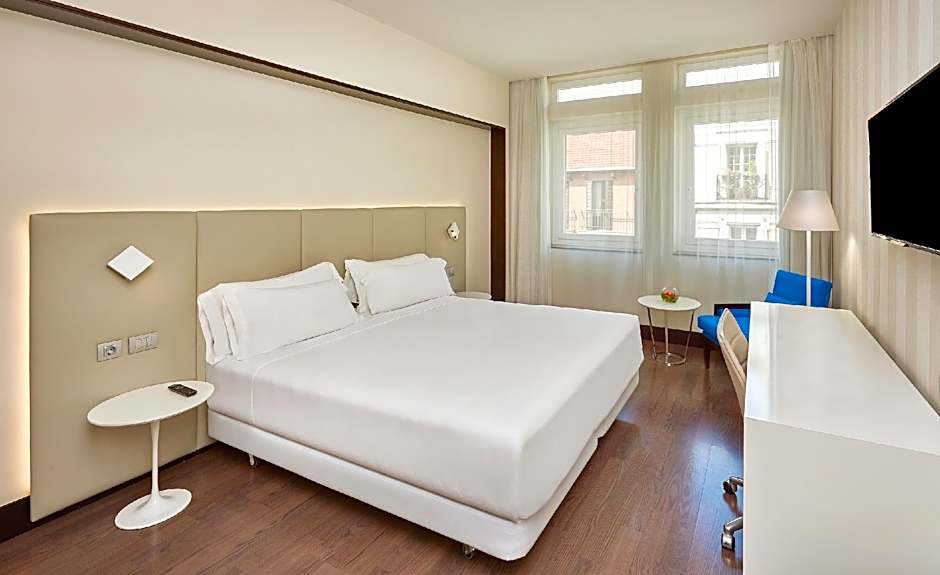 Photo 1 of 3 of Standard, View