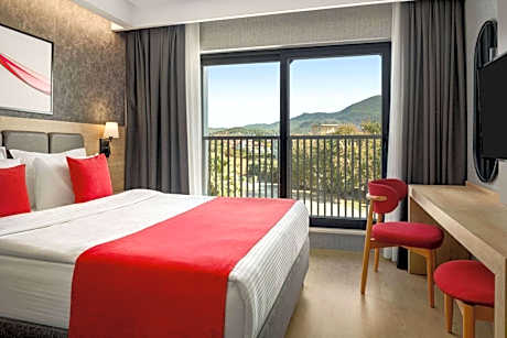 Suite with Two French Beds and Balcony - Land Side