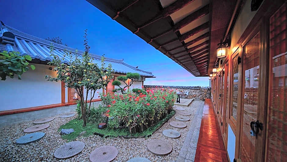 Hanok Midam – Jeonju, 