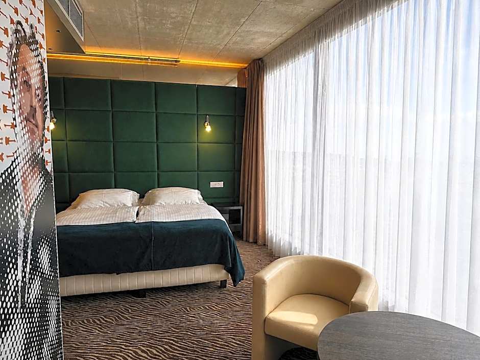 Sono Hotel