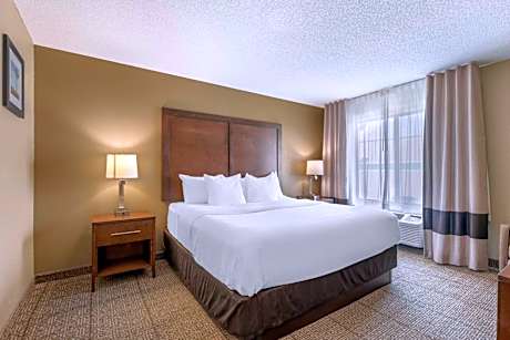 King Room with Hot Tub - Non-Smoking