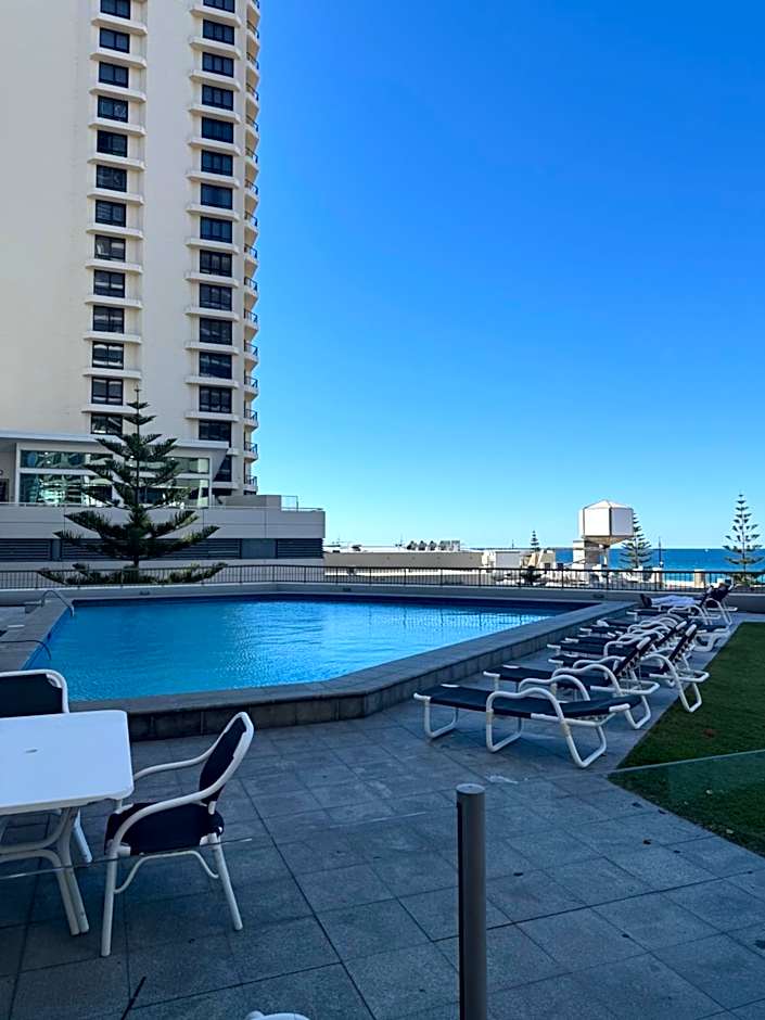 Surfers International Apartments