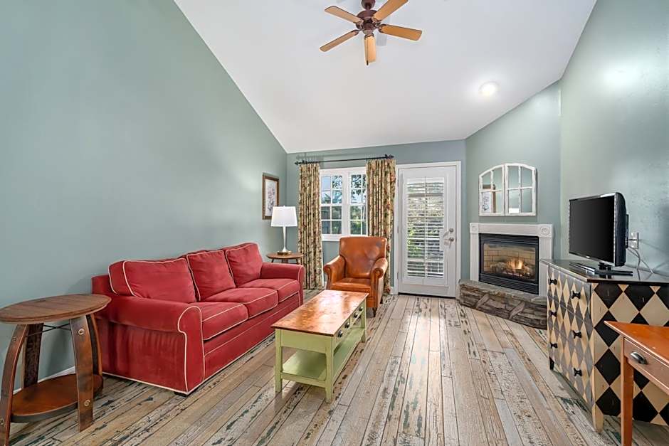 Cambria Pines Lodge