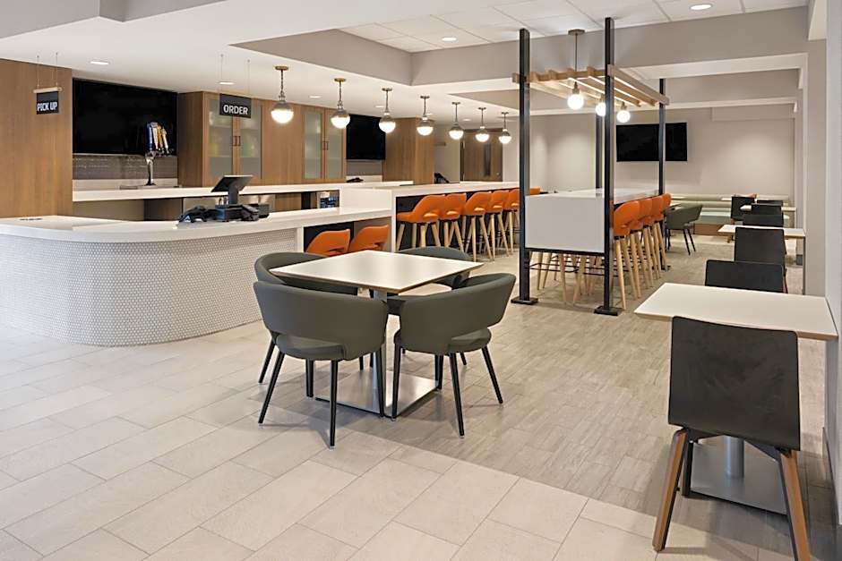 Holiday Inn & Suites Richmond West End By IHG
