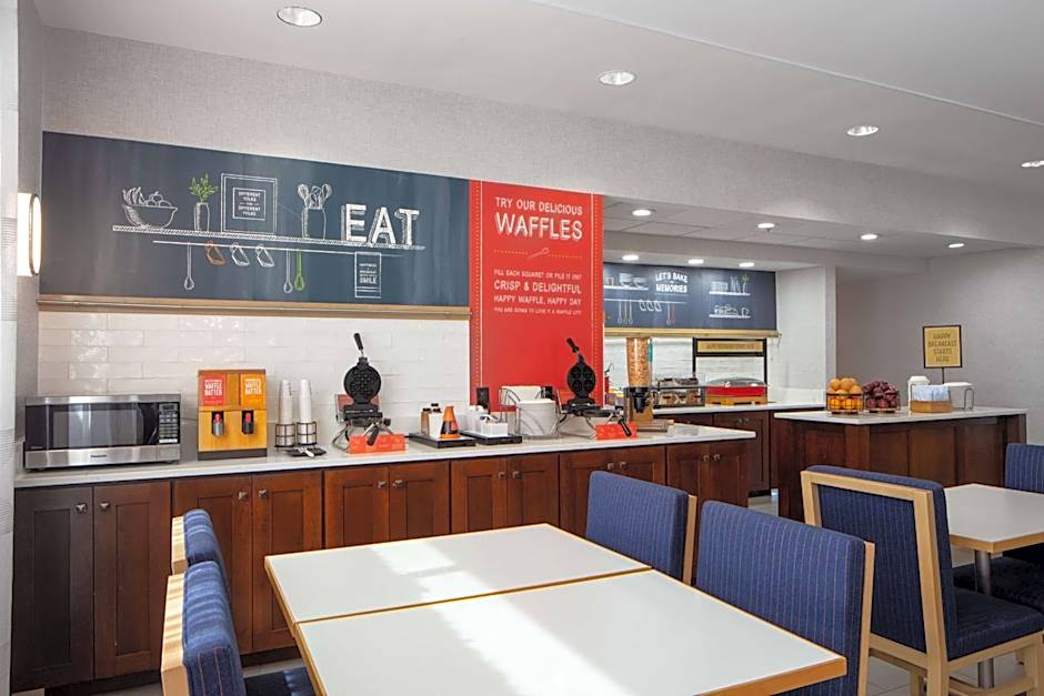 Hampton Inn By Hilton And Suites El Paso-Airport