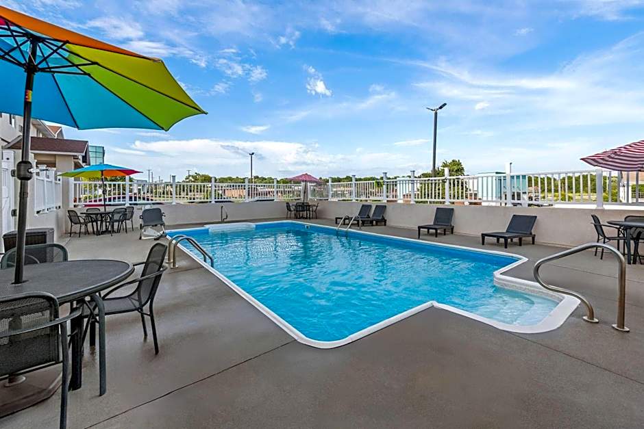 Super 8 by Wyndham Independence Kansas City