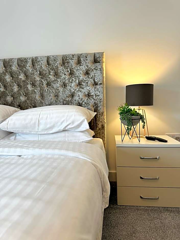 The Courtyard, 4 - Bed, Sleeps 6, Pets Welcome