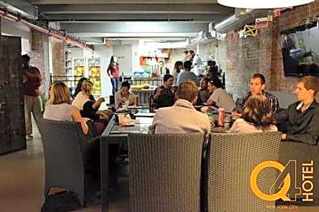 Q4 Hotel & Hostel