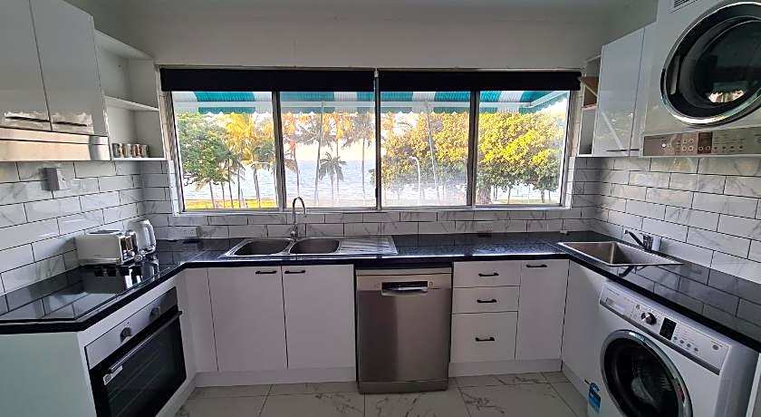 Emthree Seaside Apartments