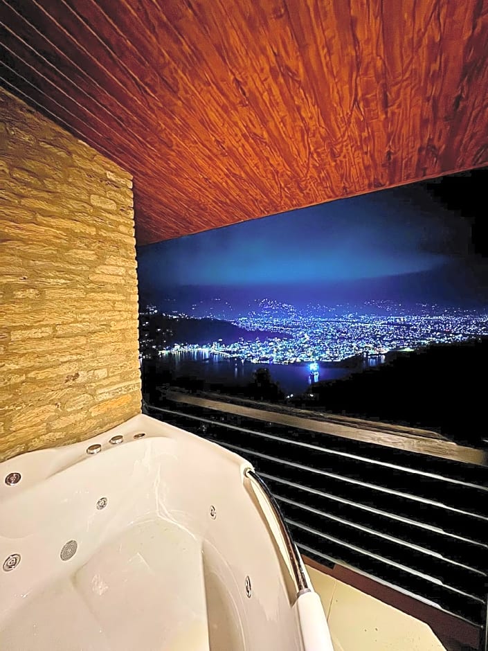 Photo 1 of 18 of Premium, Jacuzzi®, Lake View