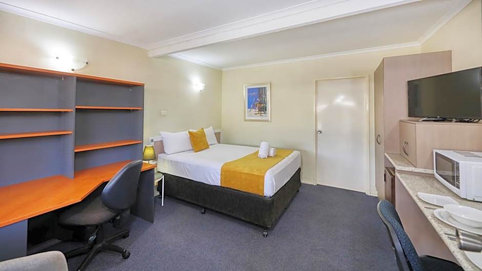 Biloela Centre Motel & Grevillea Steakhouse & Bar