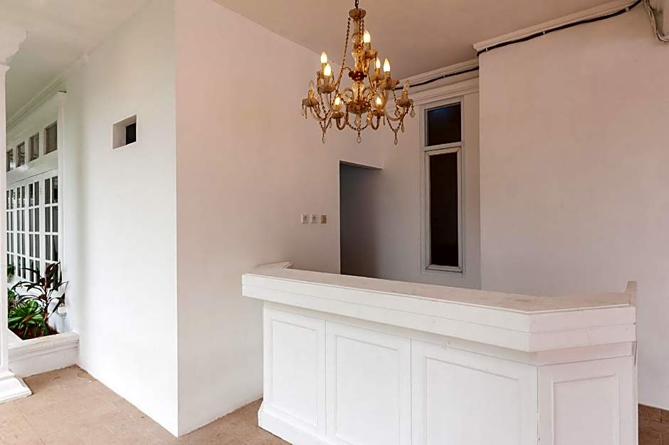 Urbanview Hotel De Breeze Kemang Jakarta by RedDoorz