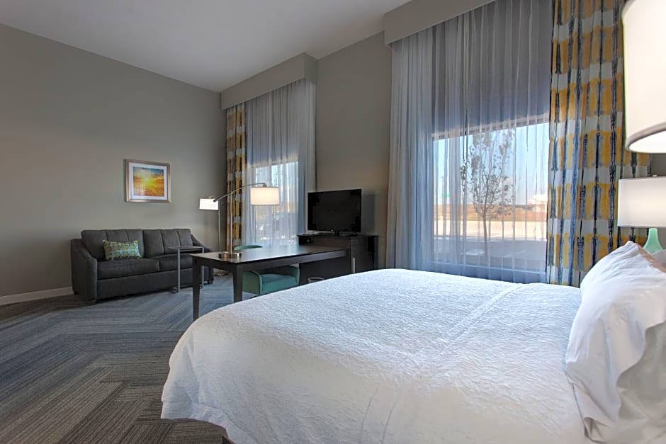 Hampton Inn & Suites-Wichita/Airport, KS