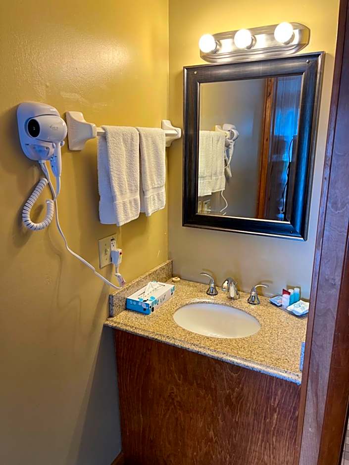 Amber's Inn and Suites