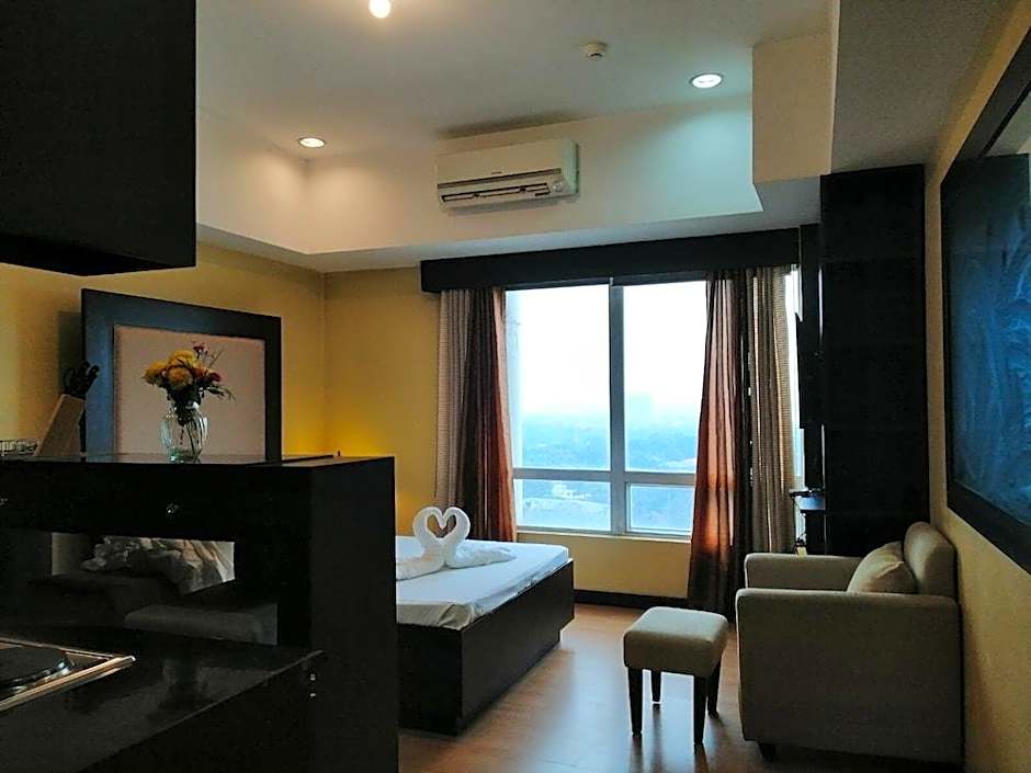 Lancaster Hotel Manila