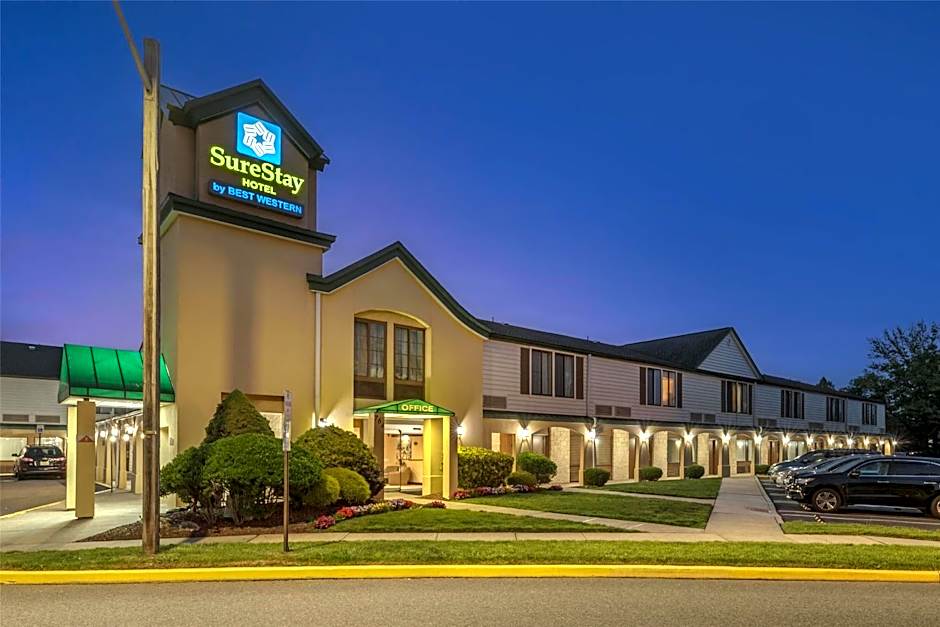 Sure Stay Hotel by Best Western East Brunswick Inn