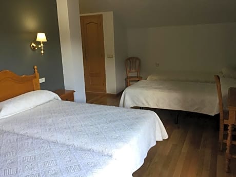 Classic Quadruple Room