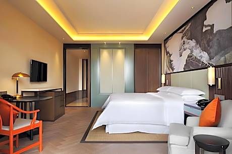 Guest room, 1 King, Ancient Town view, Balcony