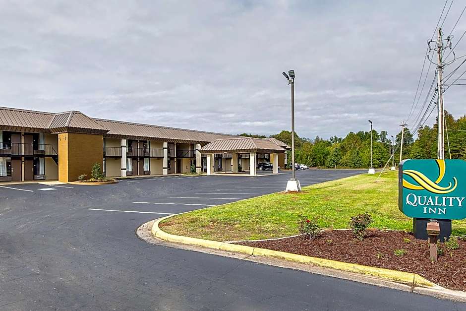Quality Inn Forest City