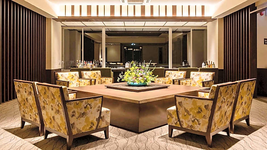 Omuro no mori Gyokusui - 13 years or older