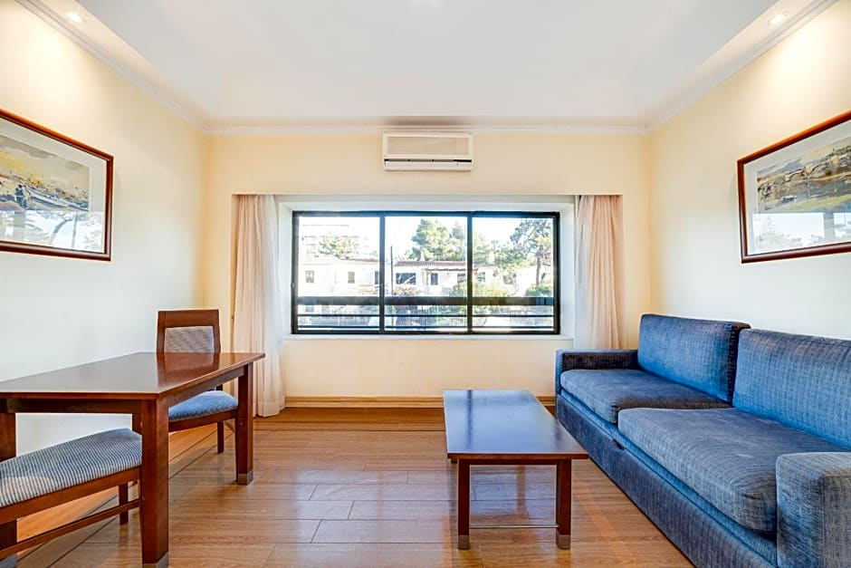 Yellow Praia Monte Gordo