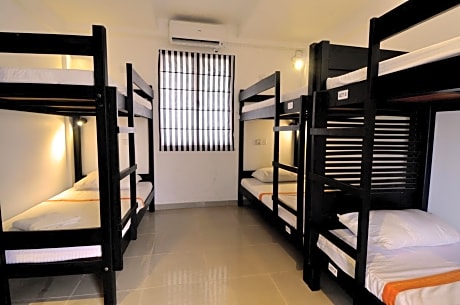 Bed in 6-Bed Mixed Dormitory Room