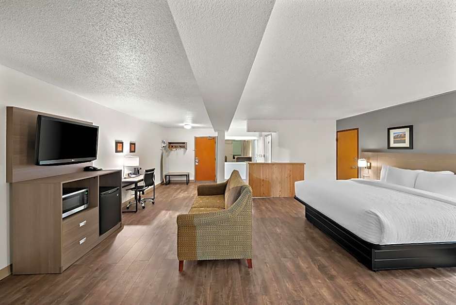 Clarion Inn and Suites Convention Center Kearney