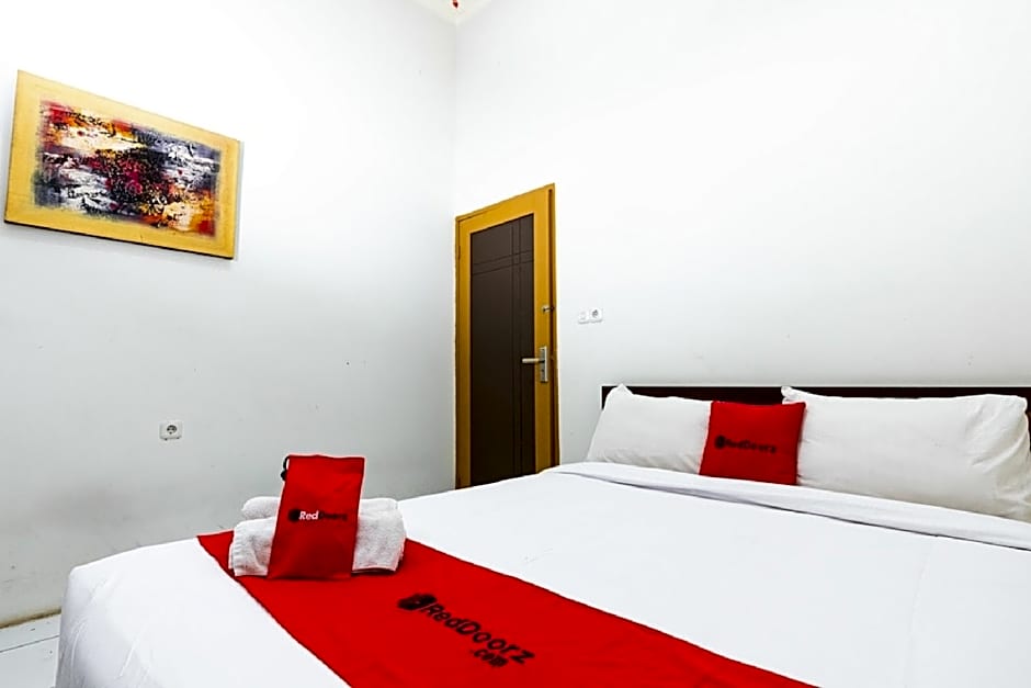 Wisma Makassar by RedDoorz – Makassar, CA