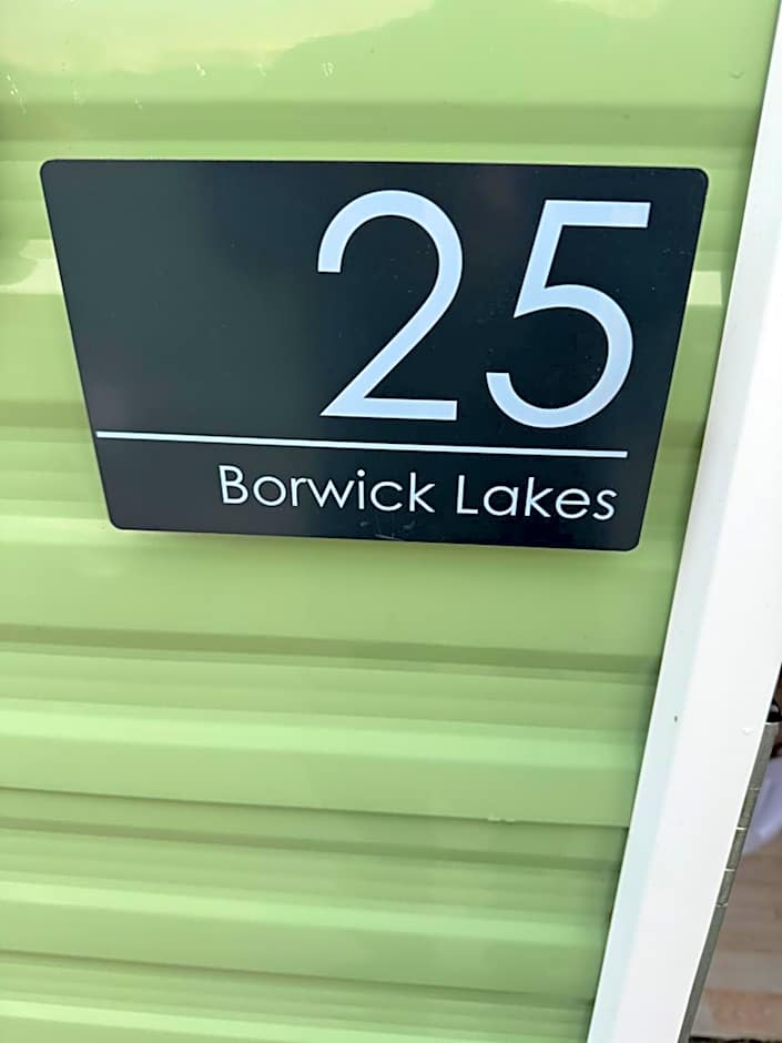 2 Bedroom Lakeview Lodge - Ensuite & Balcony Deck