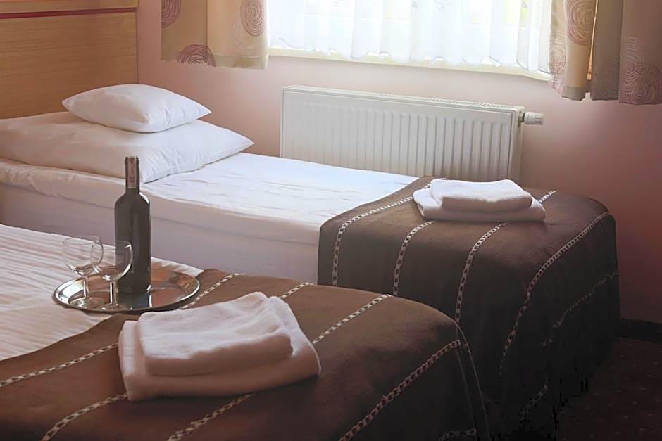 Vinci Hotel Airport