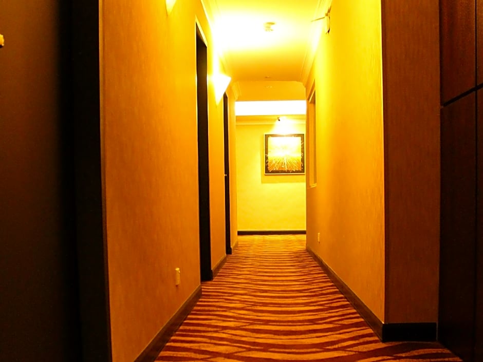 Clover Hotel