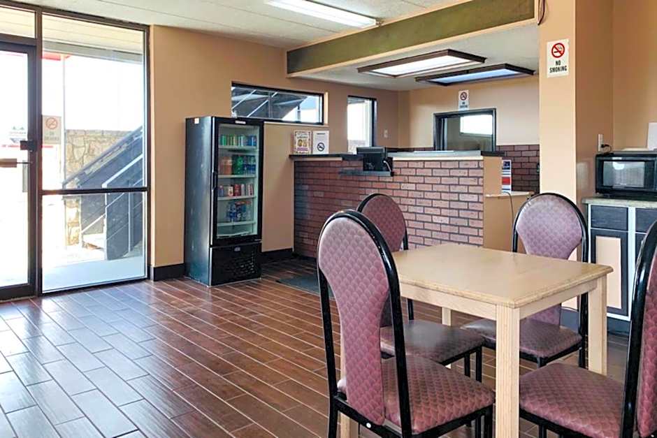 Economy Inn of Holland