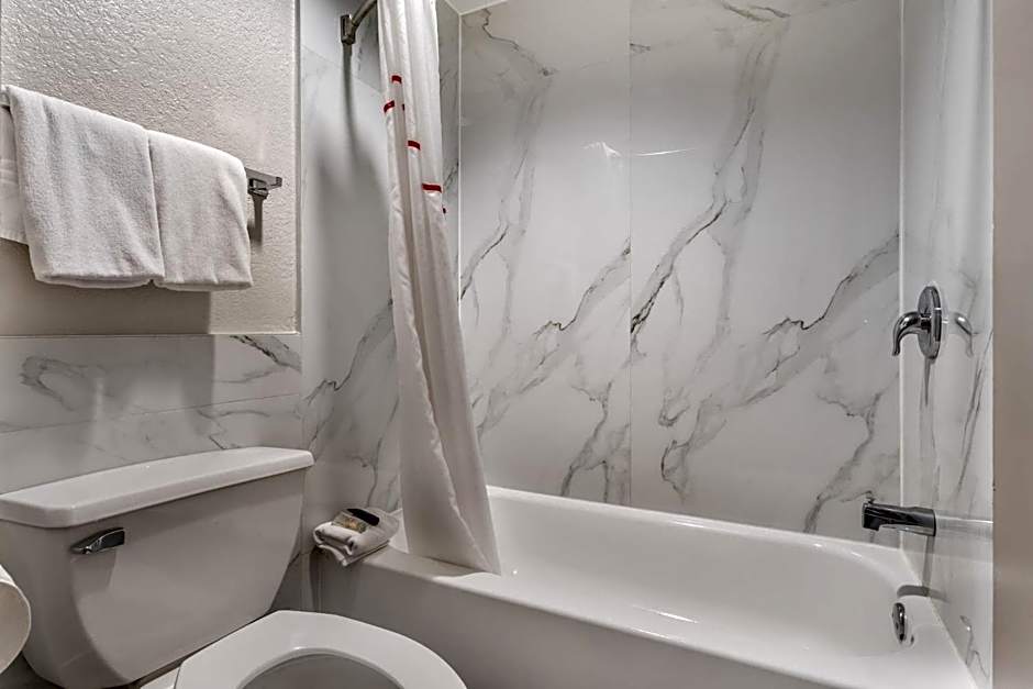 Red Roof Inn Houston Brookhollow