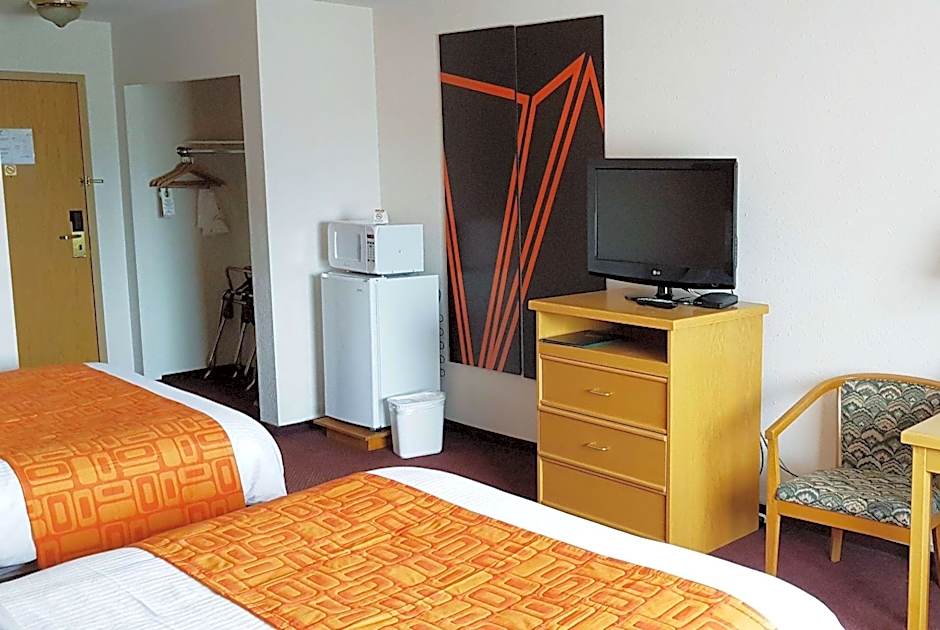 Howard Johnson by Wyndham Fort St. John