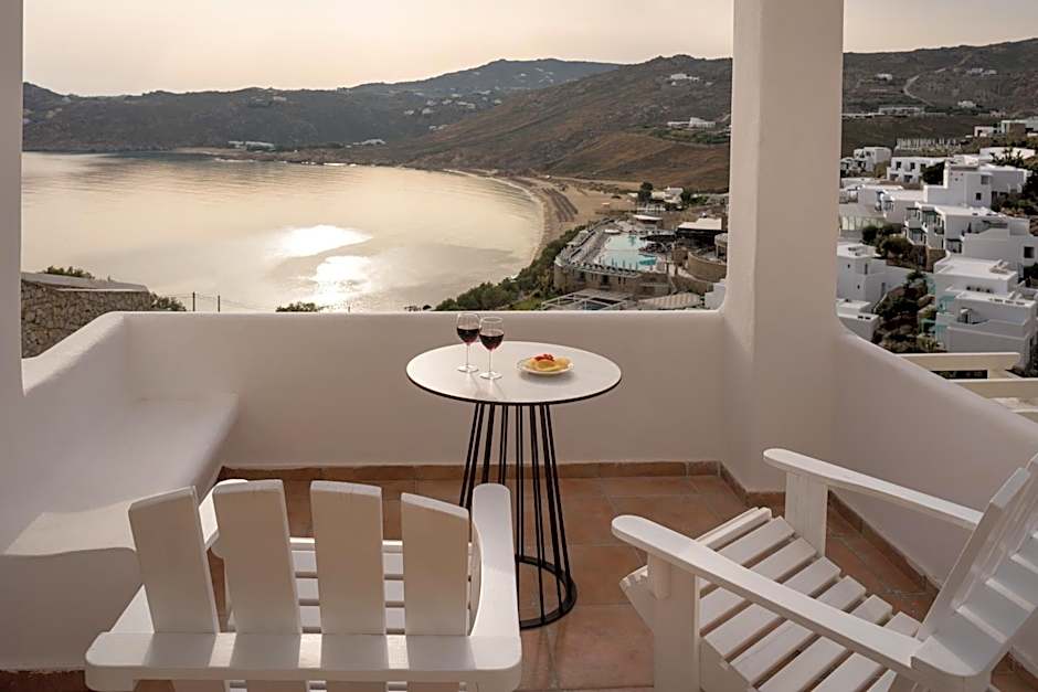 Cova Mykonos Suites