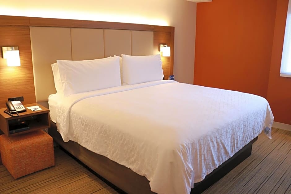 Holiday Inn Express Seattle - Sea-Tac Airport By IHG
