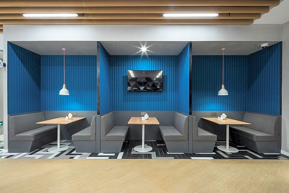 HOLIDAY INN EXPRESS Shanghai Tourism Zone