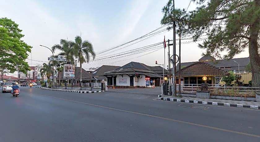 Urbanview Hotel Crown Tasikmalaya by RedDoorz