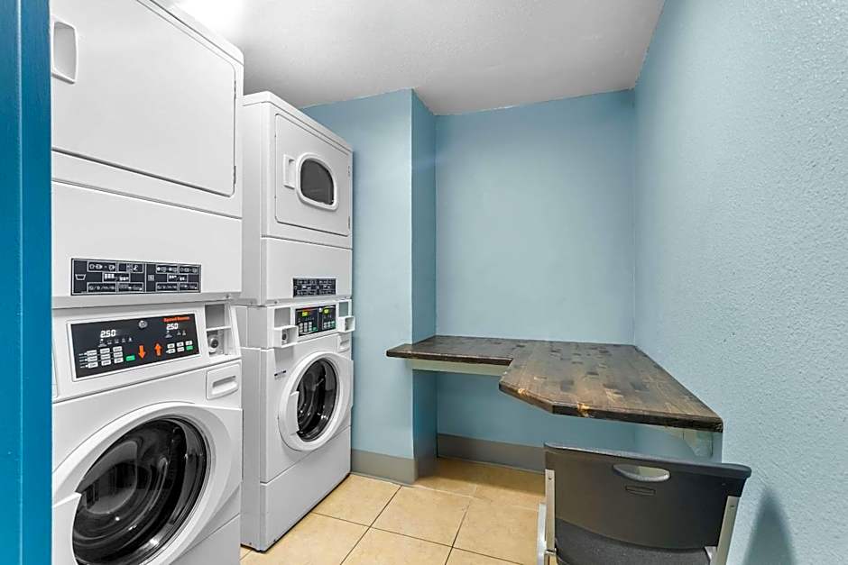 Suburban Studios Chattanooga Northeast - Ooltewah