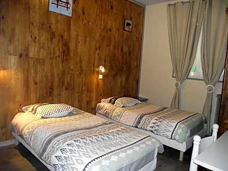 Twin Room with Mountain View - North