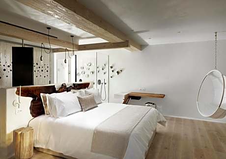 Vista Suite with Panoramic Sea View and Hot Tub