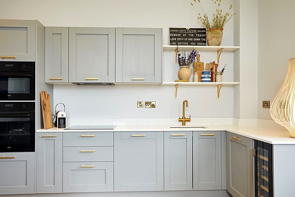 Railway House York by Chateau Anna